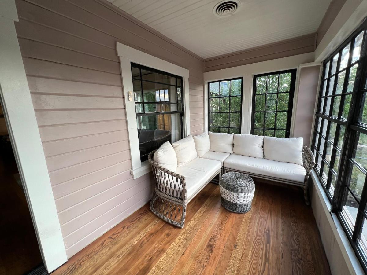 Downtown Williams, Walk Everywhere, Remodeled Exterior foto